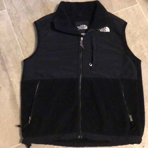 Women’s The North Face black fleece vest